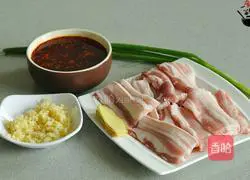 One and a half meals‖ Illustration of how to make garlic white meat 1