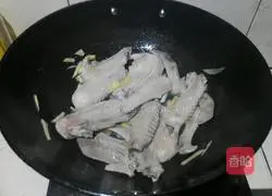 Illustration of braised duck wings with Zhuhou sauce 5