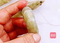 Illustration of how to make fried lemon shrimp with olives 3