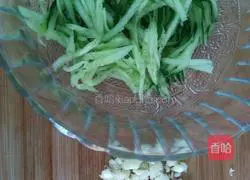 Bangbang Shredded Chicken Recipe Illustration 2