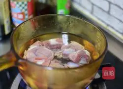 Illustration of how to stir-fry chicken gizzards with garlic moss 3