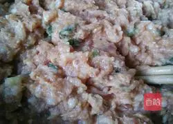 Illustration of how to make spicy hand-cooked noodles 1