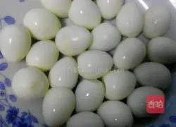 Illustration of how to make tiger skin quail eggs in tomato sauce 2