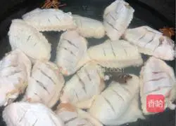 Illustration of braised chicken wings 3