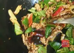 Illustration of how to make green pepper squid 11