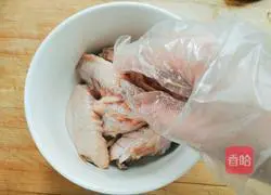 Potatoes Illustration of how to make chicken wings with peanut flavor 2