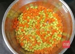 Illustration of how to make fried edamame with shrimps 8