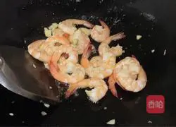 Broccoli stir-fry Illustration of how to make shrimps 7