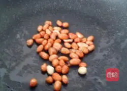 Illustration of how to make cold shredded chicken noodles for high temperatures 12