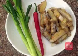 Illustration of how to cook sea clams in sauce 1