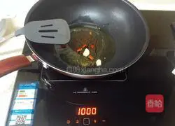 Illustration of Homemade King Oyster Mushroom Twice-cooked Pork 4