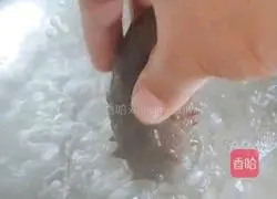 Illustration of how to cook sea cucumber with green onions 7