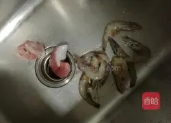 Illustration of how to make Caviar and Shrimp Balls 1