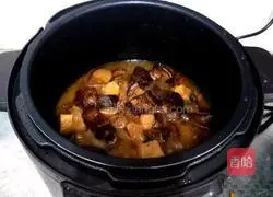 Pipu taro braised pork recipe 9