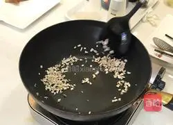 Illustration of how to make pan-fried salmon 7