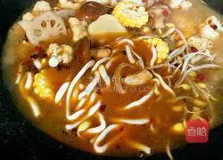 Illustration of how to make spicy hotpot at home 9