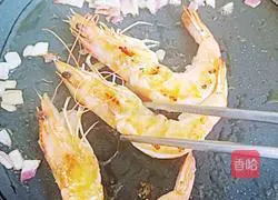 Illustration of how to make fried lemon shrimp with olives 7