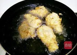 Illustration of how to make crispy fried chicken wings 11