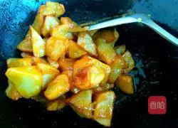 Illustration of how to make shredded sweet potatoes 8