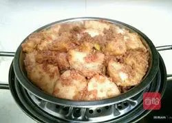 Illustration of how to make steamed pork ribs with taro powder 10