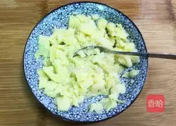 Illustration of how to make bacon mashed potatoes 5