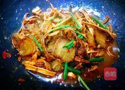 Illustration of how to cook bacon with dried bamboo shoots 6