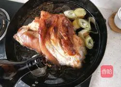 Illustration of Braised Pork Knuckles 13