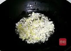 Illustration of how to make garlic crayfish 6