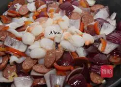 Illustration of how to make Spanish paella 8