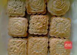Illustration of how to make Cantonese-style mooncakes 11