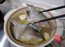 Illustration of how to make standing fish tofu pot 4