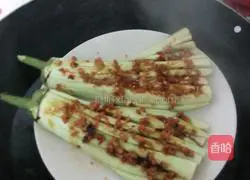 Illustration of how to make steamed eggplant with XO sauce 6