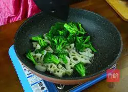 Illustration of how to make beef stir-fried vegetables 10