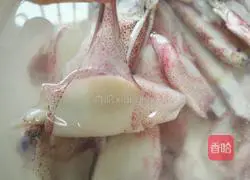 Illustration of how to make fried squid in sauce 1