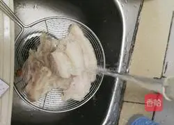 Illustration of how to make braised pork with potatoes 2