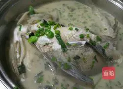 Illustration of how to cook live fish in Xiangtan 6