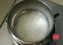 Strawberry Cream Cake Roll Recipe Illustration 2