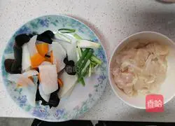 Illustration of how to make fried yam fish fillets 2