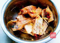 Illustration of Double Steaming of Cured Meat 13