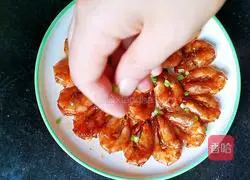 Illustration of braised prawns in oil 13