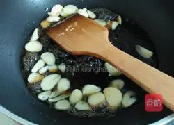 Illustration of home-style pot-wrapped pork 15