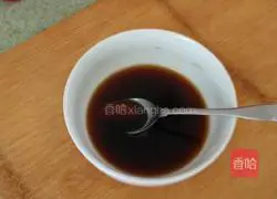 Illustration of home-style pot-wrapped pork 2