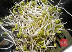 Illustration of home-cooked sea cucumber 9