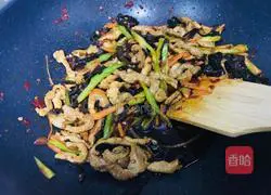 Illustration of how to make fish-flavored shredded pork 12