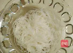 Illustration of how to make steamed pork ribs vermicelli with rice flour 9