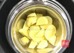 Illustration of how to make mashed potato bibimbap 1