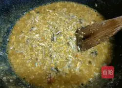 Illustration of how to make crab paste 11