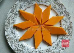 Illustration of how to make steamed pumpkin with red dates 6