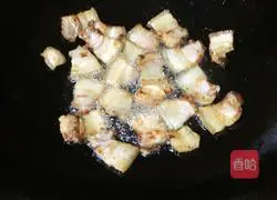 Illustration of the recipe of twice-cooked pork with black soybean, tea tree mushroom and tea tree mushroom 7