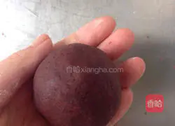 Illustration of how to make Cantonese bean paste and egg yolk mooncakes 10